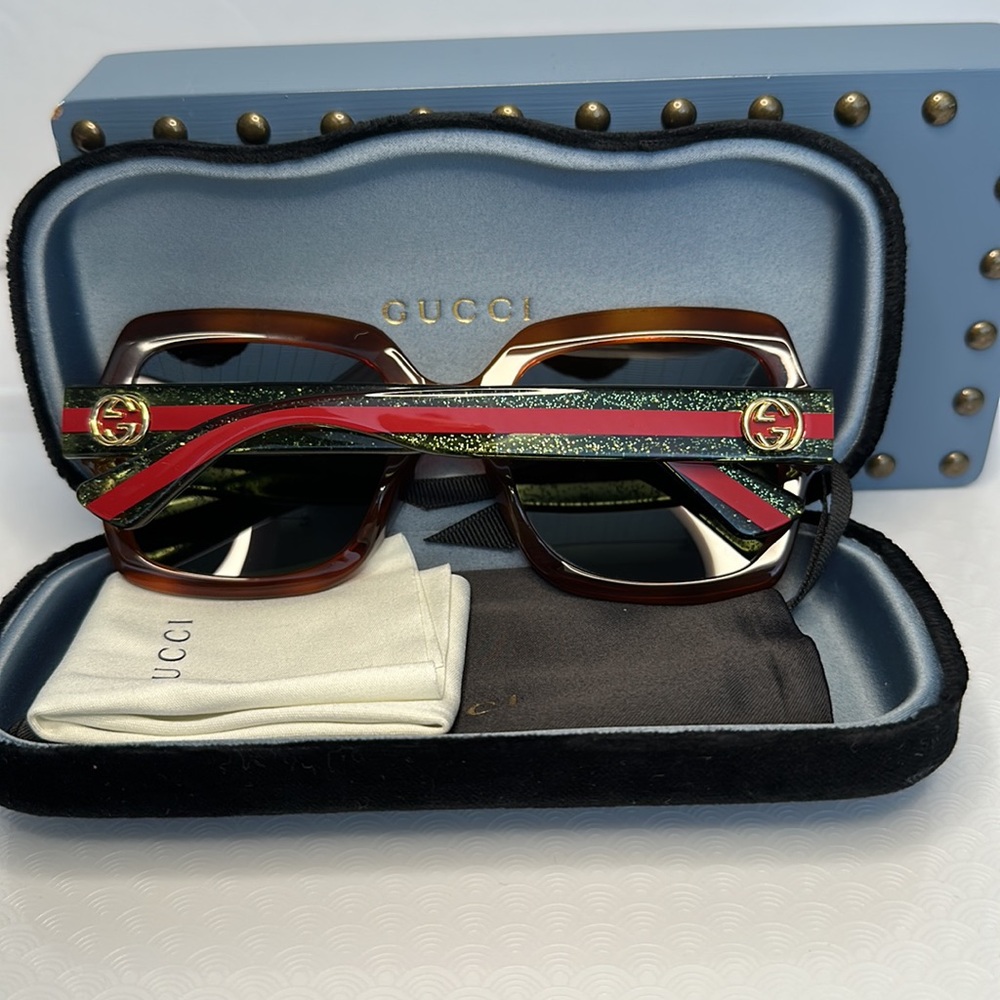 New - GUCCI Shiny Havana Square Sunglasses
GG0036S 003 54 - Picture 8 of 11